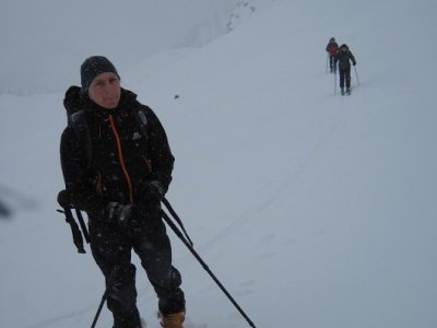 Lyžování nic moc, člověk neví, jestli jede do kopce nebo z kopce