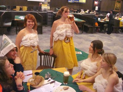 Piva diskutujíc s Večerníčkem a Beruškou