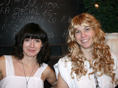 Renča s Gabčou na kase