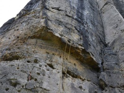 Goldsteigkante a Šárka. Vpravo úžasně vypadající koutek za VIIIa, ale očko je vysoko