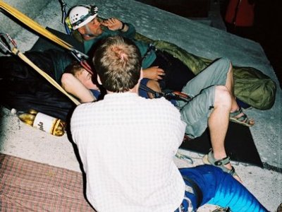 důležité bylo jištění...spadnout v noci k hadovi by byla jistá smrt