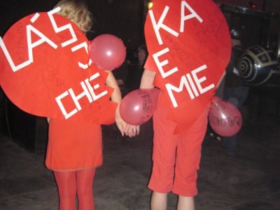 Předloňští králíci z klobouku měli taky pěknou masku