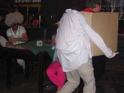 Borec s hlavou v krabici.. 2. místo