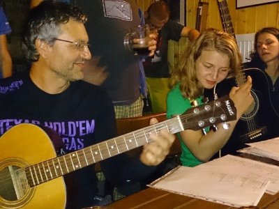 ... při závěrečném večírku