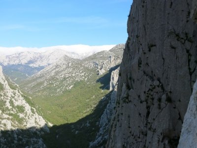 Severní stěny Aničy Kuk jsou celý den ve stínu