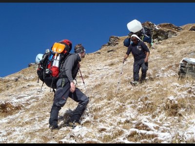Sestup z BC - Pasang trénuje na rychlostní výstup na Everest