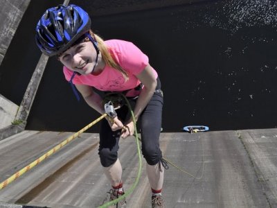 pak slaní přehradu