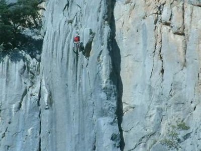 slaňuje se a slaňuje se