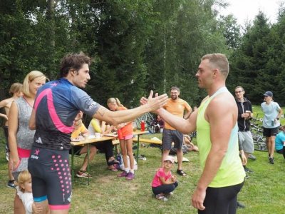 Gratulace pro vítěze 
(foto T. Chovancová)