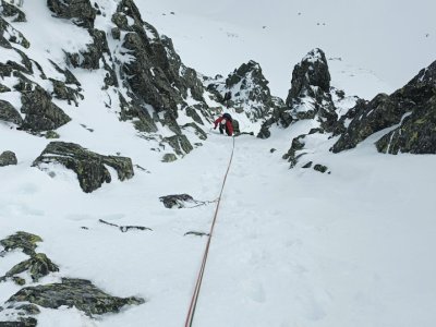 Nelezeme žádné prásky. Za dnešní podmínky jsme vděční za takové gajblíčky. 