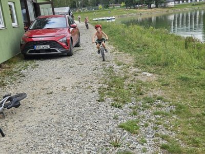 Ti starší to mají okolo celého rybníka