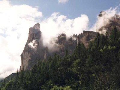 Tore Venecia (úplně vlevo) ve skupině Civety