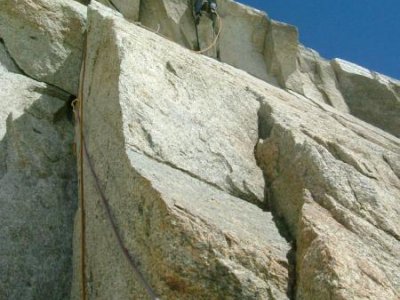 Rébuffat-Pierre, Petr překonává převis